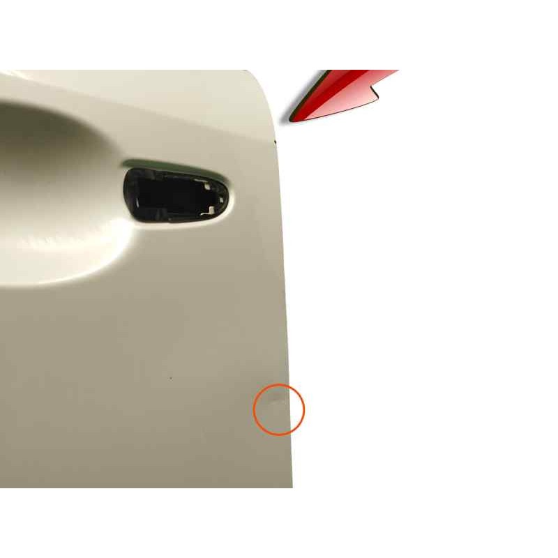 PUERTA DELANTERA IZQUIERDA NECESITA REPARACION CON MANETA