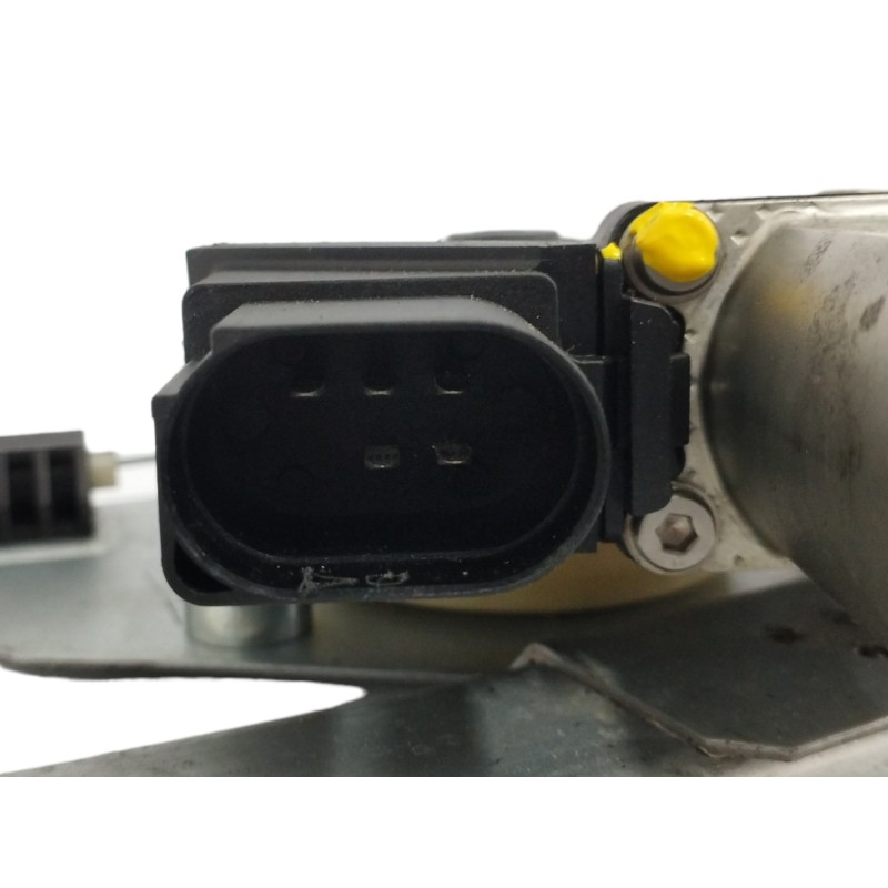 ELEVALUNAS TRASERO DERECHO