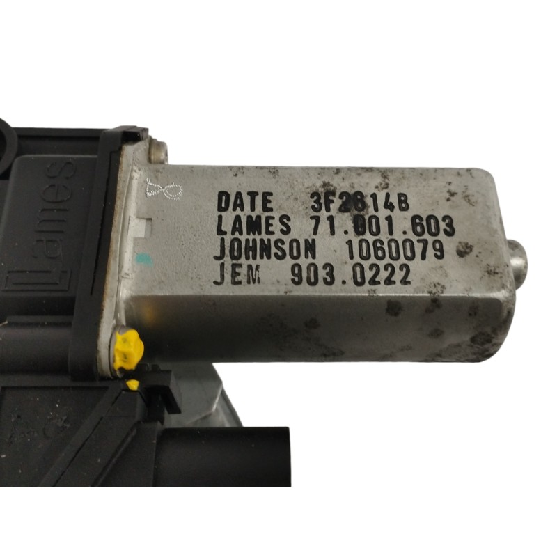 ELEVALUNAS TRASERO DERECHO