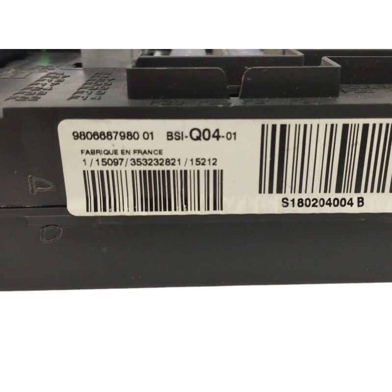 CAJA RELES / FUSIBLES S180204004B