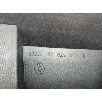 Recambio de paragolpes delantero para renault scenic ii 1.6 16v referencia OEM IAM 8200139528  