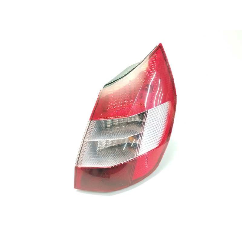 Recambio de piloto trasero derecho para renault scenic ii 1.6 16v referencia OEM IAM 8200127702G  