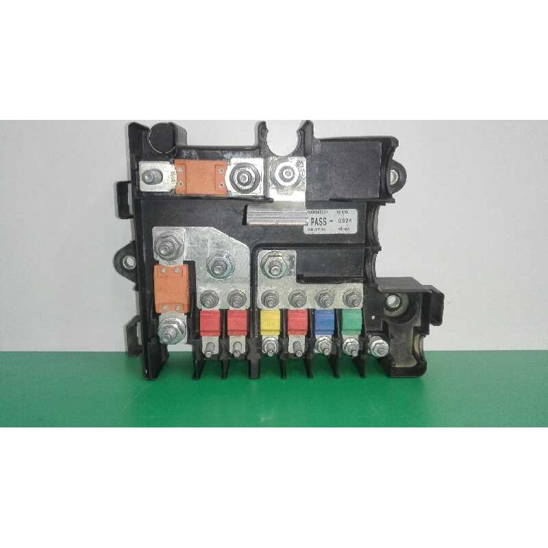 Recambio de caja reles / fusibles para iveco daily ka 2.3 diesel cat referencia OEM IAM 5801585977  