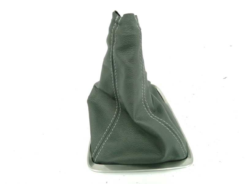 Recambio de guarnecidos palanca cambio para opel corsa f 1.2 referencia OEM IAM 565537081 Recambio de guarnecidos palanca cambio para opel corsa f 1.2 referencia OEM IAM 565537081