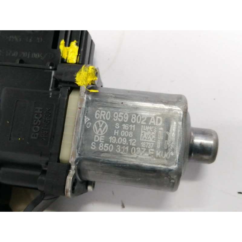 ELEVALUNAS DELANTERO DERECHO 0130822530