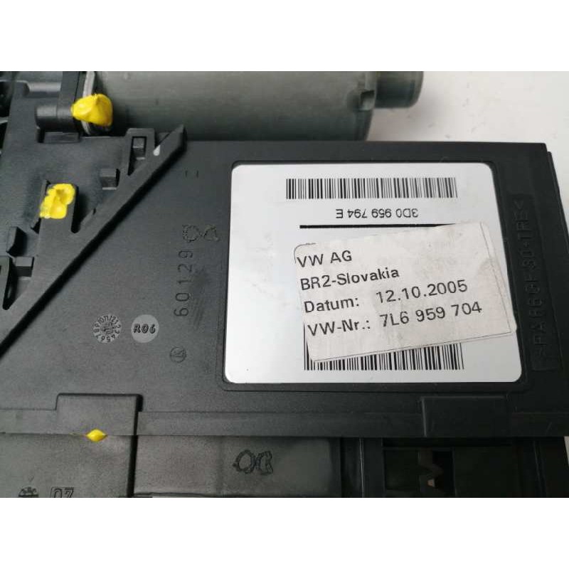 MOTOR ELEVALUNAS TRASERO DERECHO 0130821764 3D0959794E