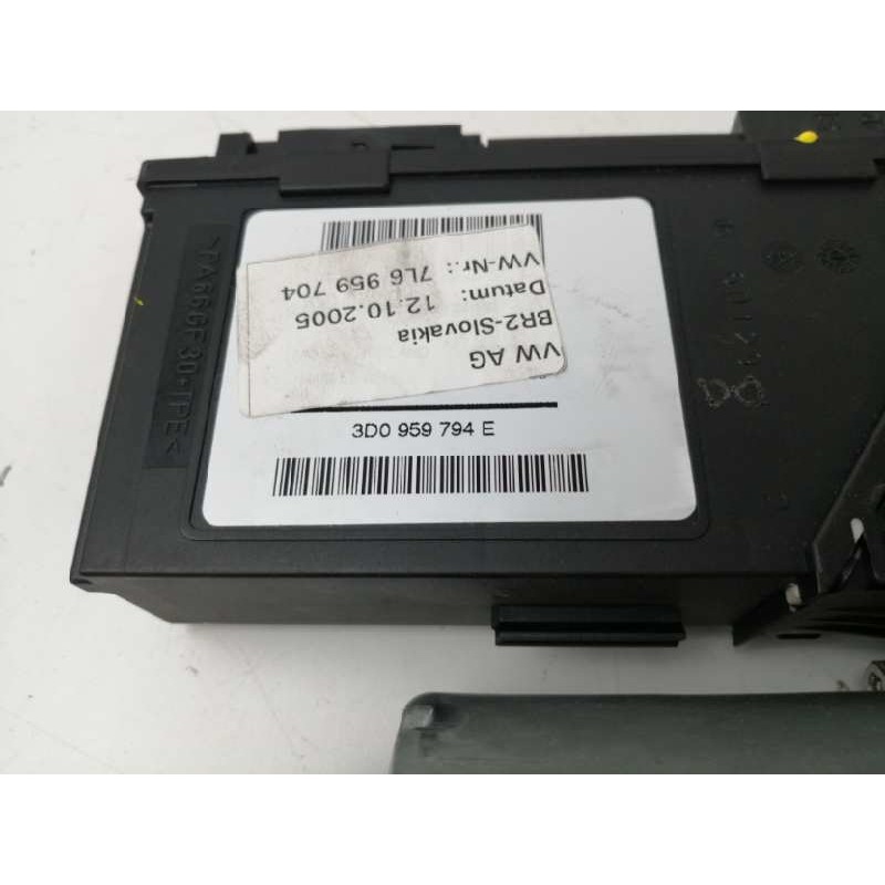 MOTOR ELEVALUNAS TRASERO DERECHO 0130821764 3D0959794E