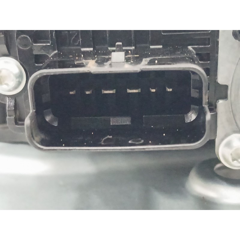 ELEVALUNAS DELANTERO DERECHO 807506UA1B