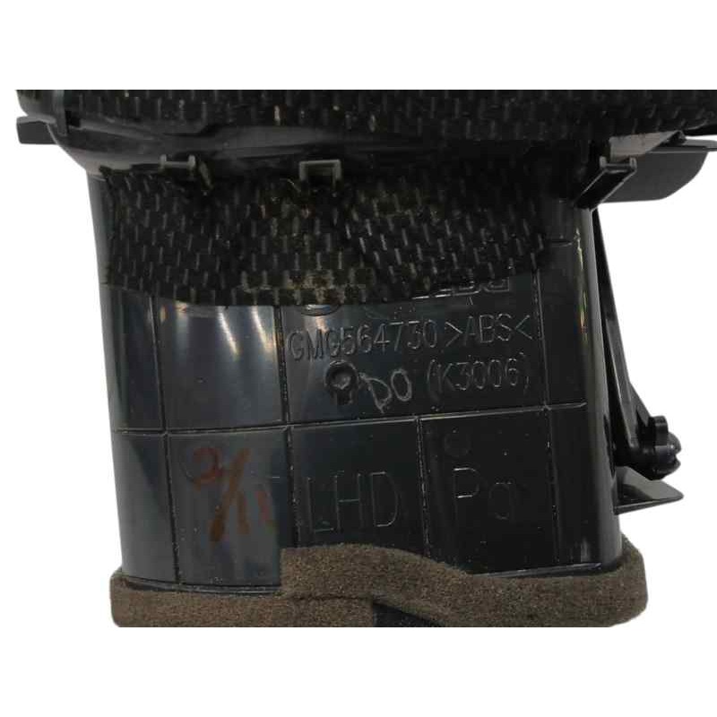 REJILLA AIREADORA DELANTERA DERECHA