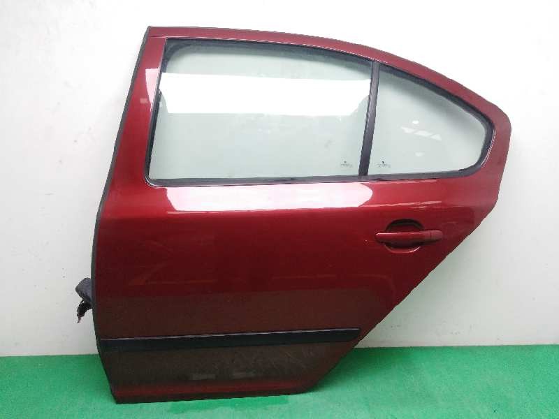 Recambio de puerta trasera izquierda para skoda octavia berlina (1z3) 1.9 tdi referencia OEM IAM 1Z5833055  TIRAR