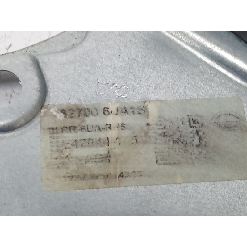 ELEVALUNAS TRASERO DERECHO 827506UA1B