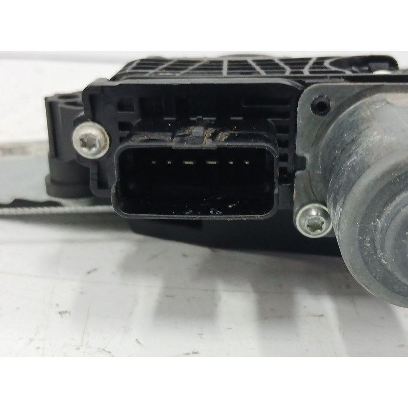 ELEVALUNAS TRASERO IZQUIERDO 827516AU1B