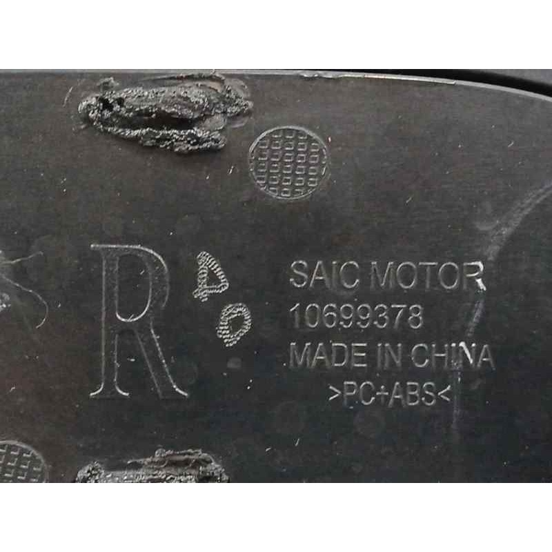 MOLDURAS DELANTERAS DEL PARAGOLPES LADO DERECHO