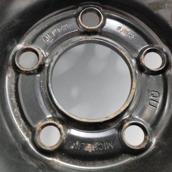 Recambio de neumatico repuesto para para varios modelos referencia OEM IAM  6JX15H2 ET49 5H 5X110