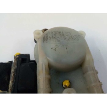 Recambio de elevalunas delantero derecho para renault megane ii berlina 5p confort dynamique referencia OEM IAM FUNDA 8200325135