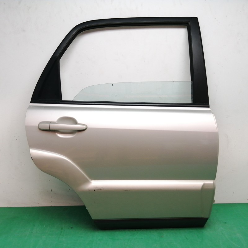 Recambio de puerta trasera derecha para kia sportage 2.0 turbodiesel cat referencia OEM IAM  OBSERVAR FOTOS 