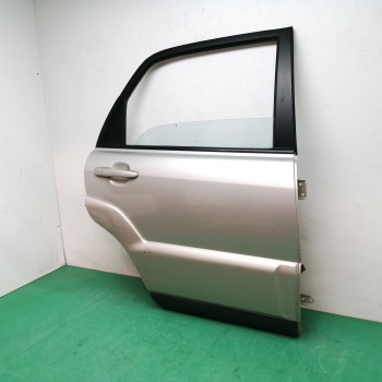 Recambio de puerta trasera derecha para kia sportage 2.0 turbodiesel cat referencia OEM IAM  OBSERVAR FOTOS 