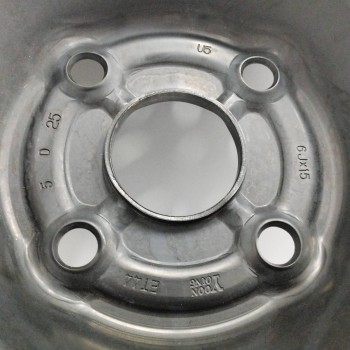 Recambio de neumatico repuesto para para varios modelos referencia OEM IAM  6JX15 ET44 4H 4X115