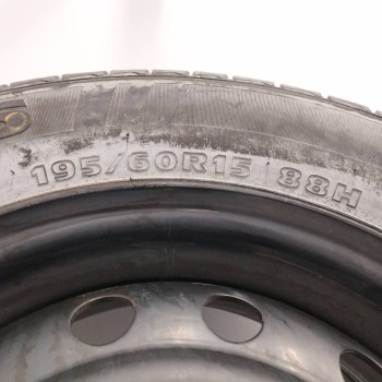 Recambio de neumatico repuesto para para varios modelos referencia OEM IAM  6JX15 ET44 4H 4X115