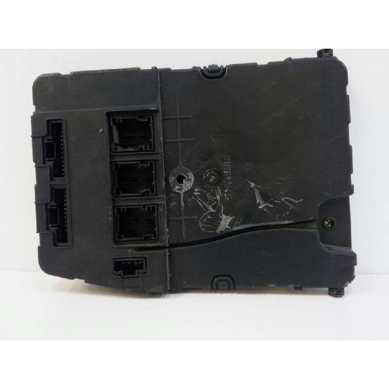 Recambio de caja reles / fusibles para renault scenic ii grand confort expression referencia OEM IAM 8200780028  