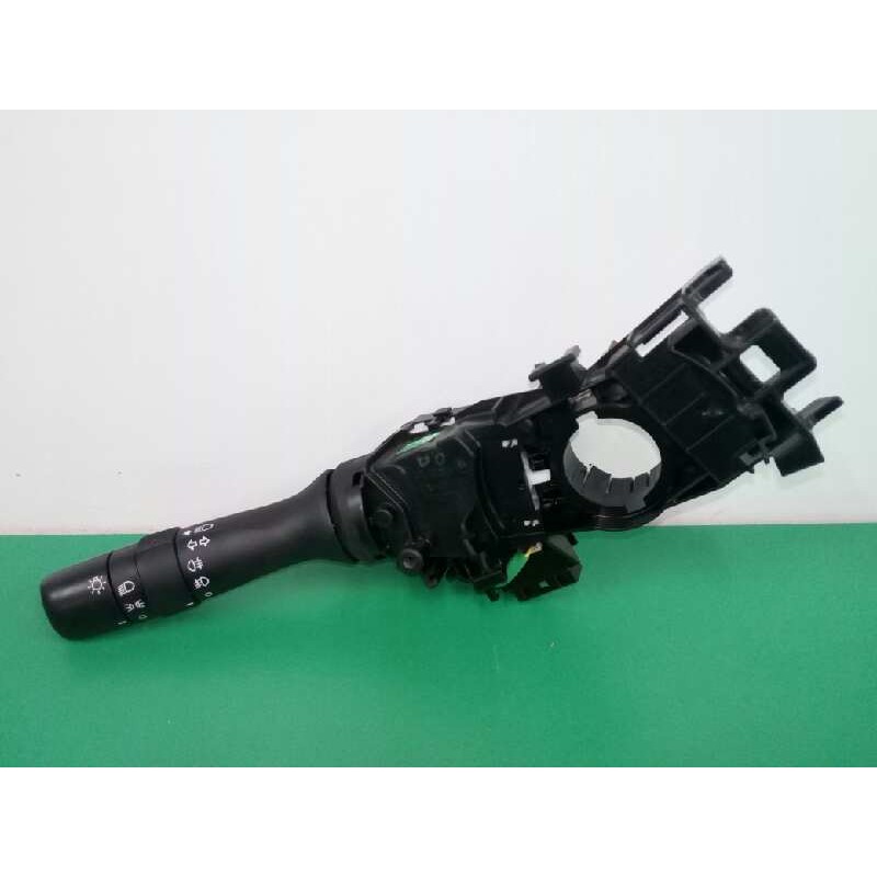 Recambio de mando luces para toyota aygo 1.0 cat referencia OEM IAM 17J085  