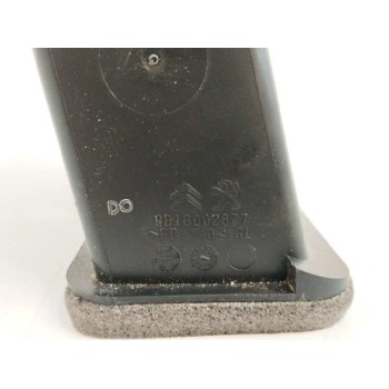 Recambio de rejilla aireadora para peugeot rifter 1.5 blue-hdi fap referencia OEM IAM 9816002677 TRASERA APOYABRAZOS 