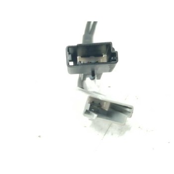 Recambio de enganche cinturon derecho para opel insignia sports tourer 2.0 cdti cat referencia OEM IAM 13329203 TRASERO 