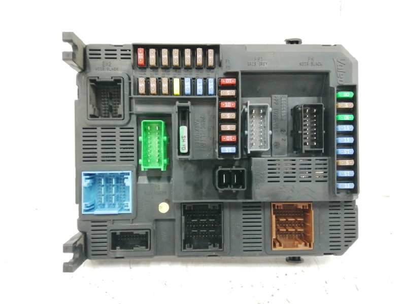 Recambio de caja reles / fusibles para peugeot 208 1.2 12v vti referencia OEM IAM 9807531680  