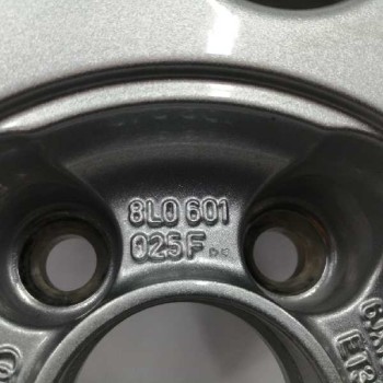 Recambio de llanta para audi a3 (8l) 1.9 tdi referencia OEM IAM 8L0601025F 6JX15H2 ET38 