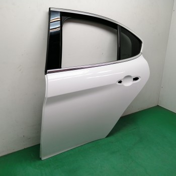Recambio de puerta trasera izquierda para alfa romeo giulia (952) 2.0 turbo cat referencia OEM IAM 50549838  