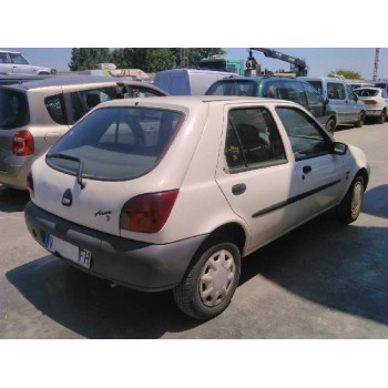 ford fiesta berlina del año 1996