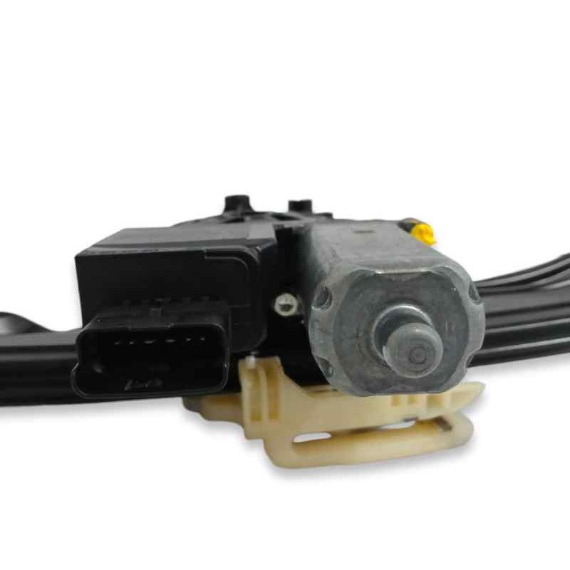 ELEVALUNAS DELANTERO DERECHO