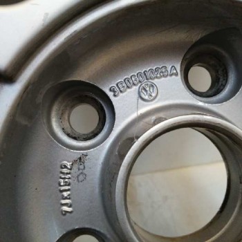 Recambio de llanta para volkswagen passat berlina (3b2) 1.9 tdi referencia OEM IAM 3B0601025A 7JX15H2ET45 