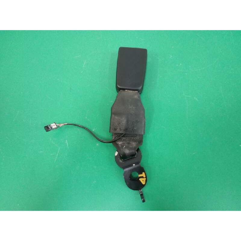 Recambio de enganche cinturon derecho para bmw serie 5 lim. (f10) 2.0 16v turbodiesel referencia OEM IAM 72117243275 TRASERO CEN