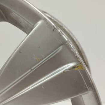 Recambio de llanta para citroën c3 picasso 1.6 16v hdi referencia OEM IAM 9681810880 6JX16CH4-23 4H 4X108