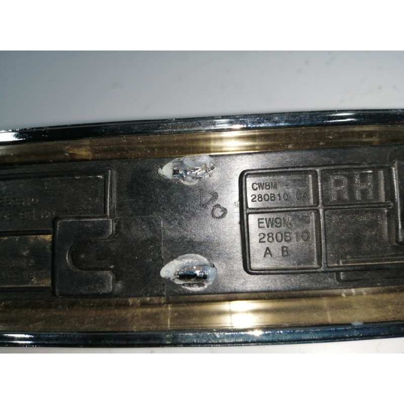 MOLDURAS DELANTERAS LATERAL DERECHA