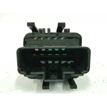 Recambio de mando elevalunas delantero izquierdo para renault megane ii berlina 3p referencia OEM IAM 8200315034  