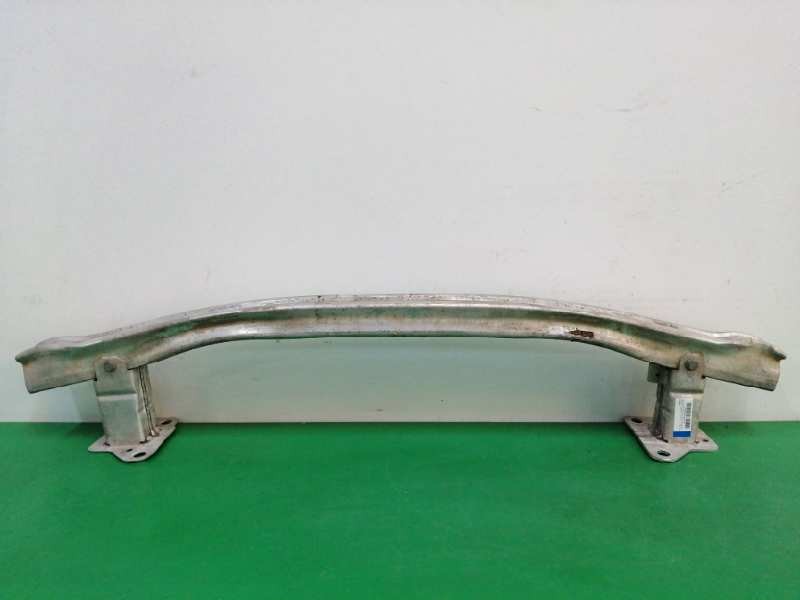 Recambio de refuerzo paragolpes delantero para renault scenic ii 1.6 16v referencia OEM IAM 820009911  