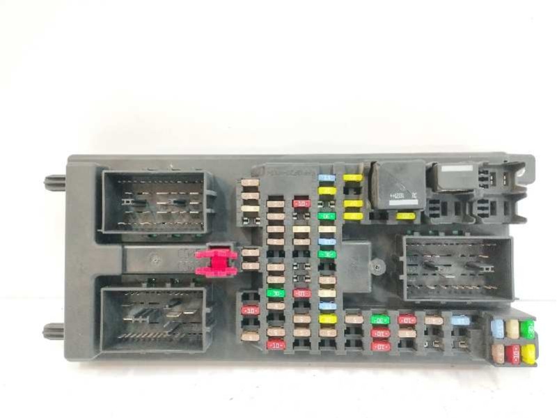 Recambio de caja reles / fusibles para land rover evoque 2.2 td4 cat referencia OEM IAM BJ3214F041AC 3521AT510A Recambio de caja reles / fusibles para land rover evoque 2.2 td4 cat referencia OEM IAM BJ3214F041AC 3521AT510A