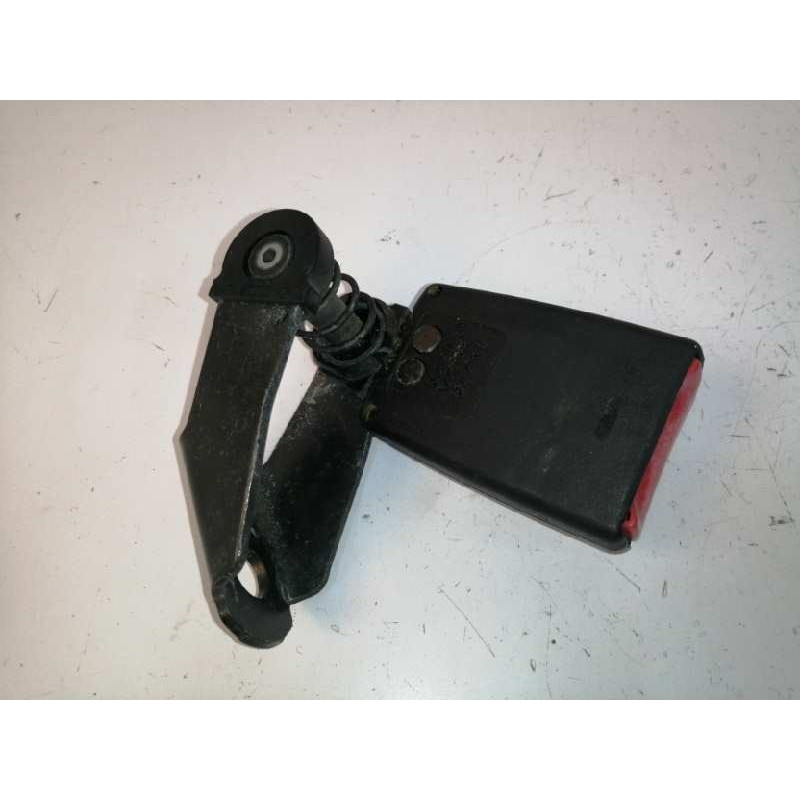 ENGANCHE CINTURON IZQUIERDO TRASERO 33043223