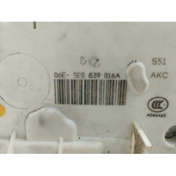 Recambio de cerradura puerta trasera derecha para skoda octavia lim. (5e3) 2.0 tsi referencia OEM IAM 5E0839016A  