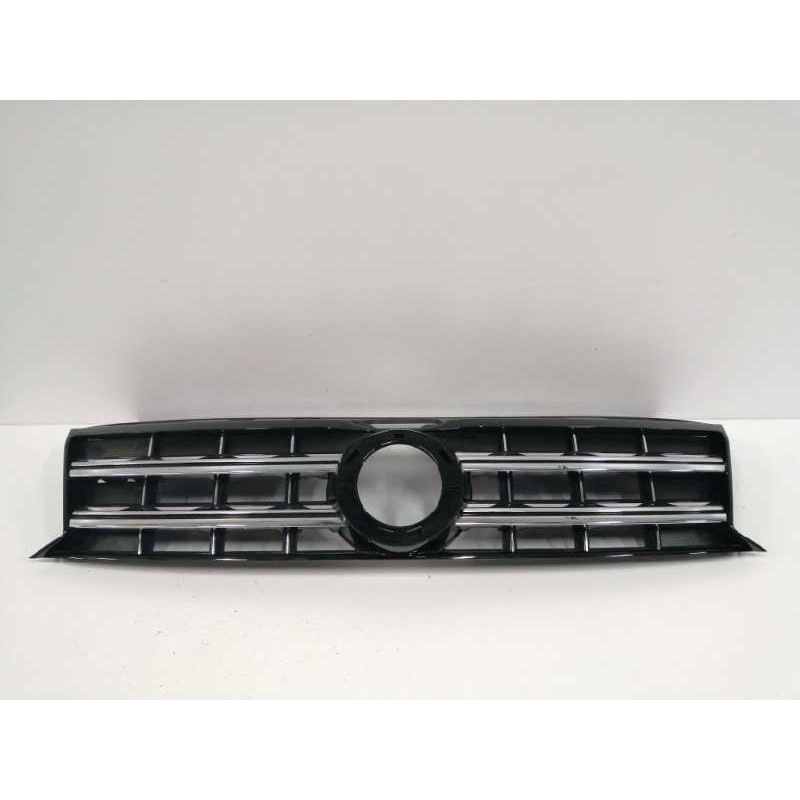Recambio de rejilla delantera para volkswagen amarok comfortline doublecab 4motion referencia OEM IAM 2H6853651B  