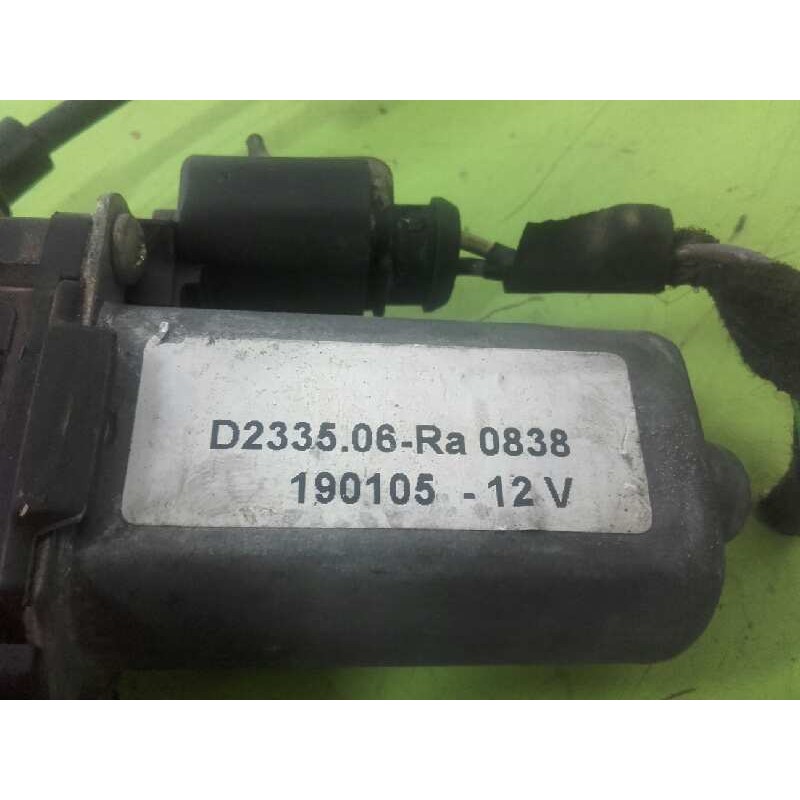 ELEVALUNAS TRASERO DERECHO D233506