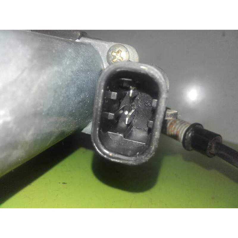 ELEVALUNAS TRASERO DERECHO D233506