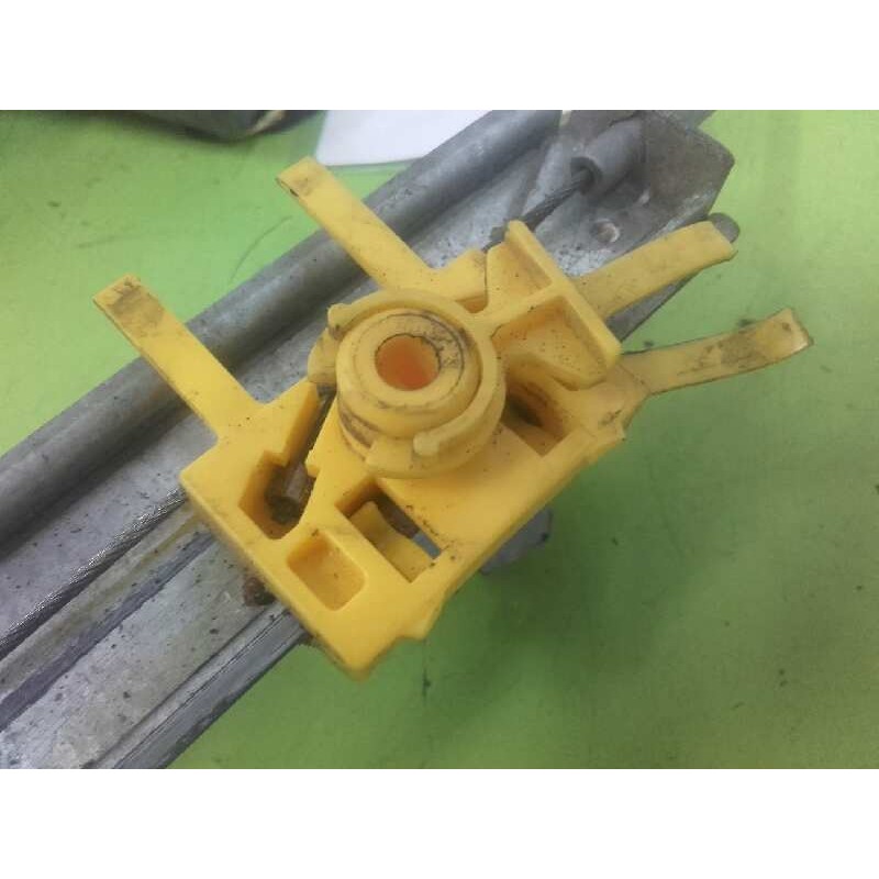 ELEVALUNAS TRASERO DERECHO D233506