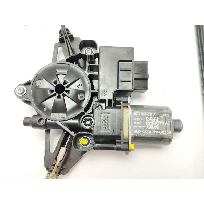 ELEVALUNAS TRASERO IZQUIERDO 5Q0959811A