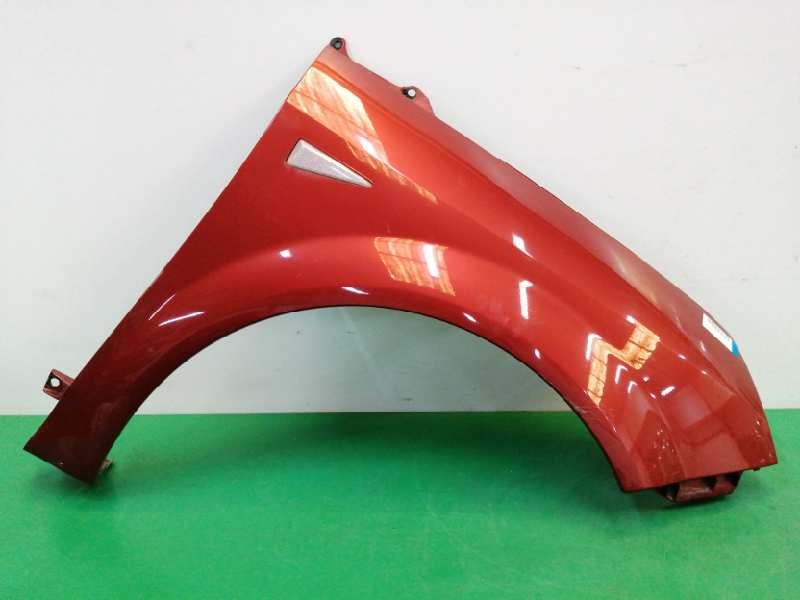 Recambio de aleta delantera derecha para renault scenic ii 1.6 16v referencia OEM IAM 8200020569  