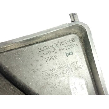 Recambio de moldura para land rover evoque 2.2 td4 cat referencia OEM IAM BJ3217E762BB SOPORTE PARAGOLPES LADO DERECHO 