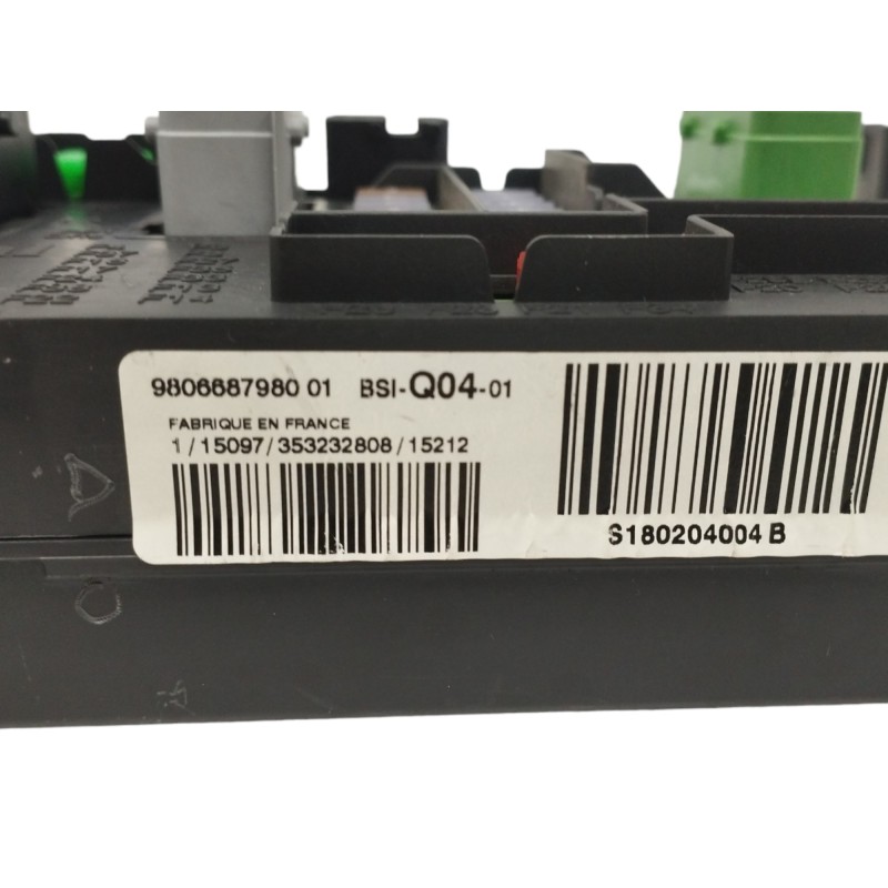 CAJA RELES / FUSIBLES S180204004B