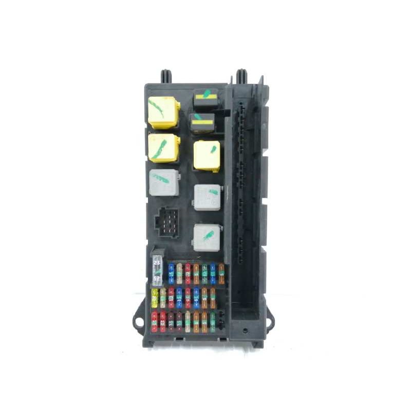 CAJA RELES / FUSIBLES